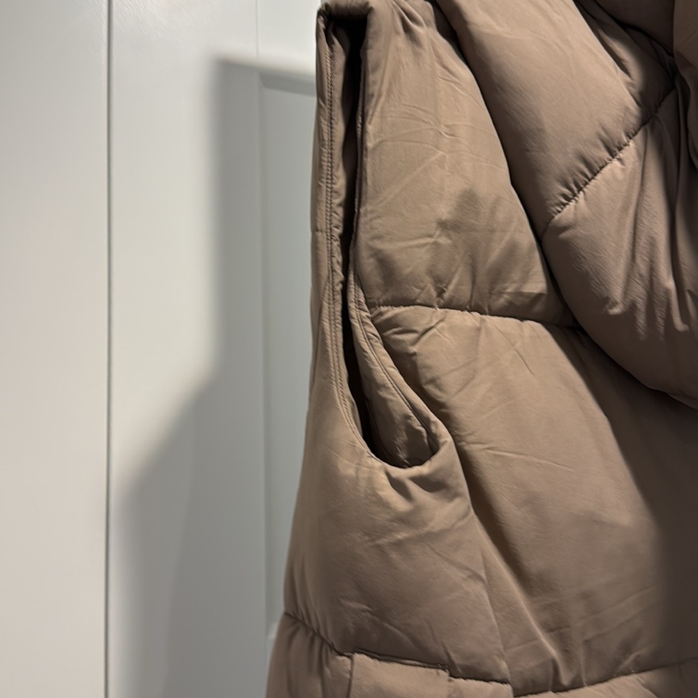 Gap puffer vest with hood - Picture 7 of 7